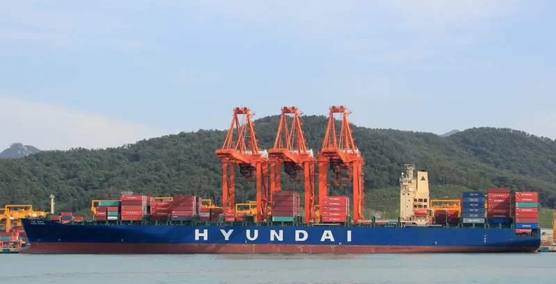 HYUNDAI COLOMBO Container Ship IMO 9323508 photo 9