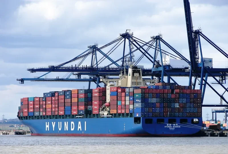 HYUNDAI BANGKOK Container Ship IMO 9323510 photo 3