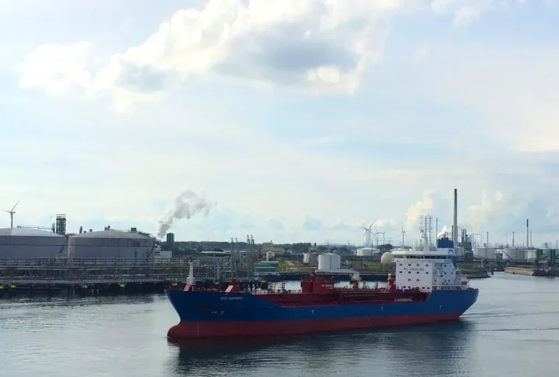 BRO NAKSKOV Tanker IMO 9323584 photo 4