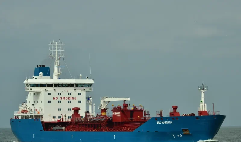 BRO NAKSKOV Tanker IMO 9323584 photo 6