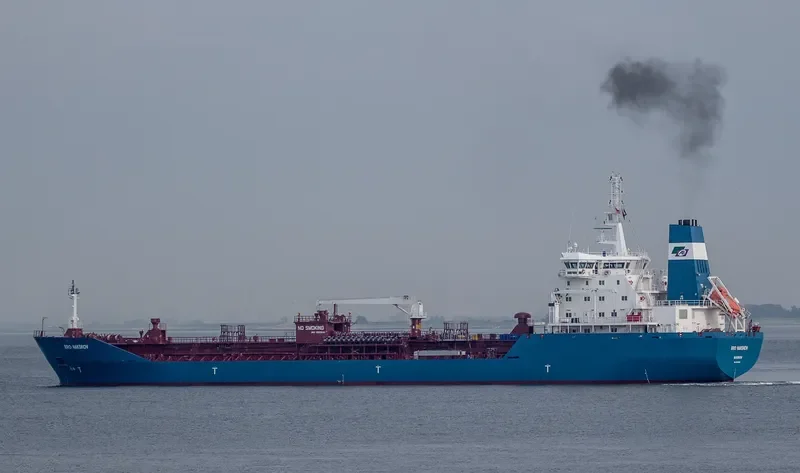 BRO NAKSKOV Tanker IMO 9323584 photo 7
