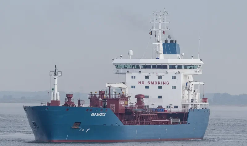BRO NAKSKOV Tanker IMO 9323584 photo 8