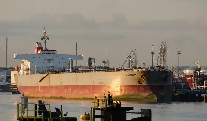 LR2 ETERNITY Tanker IMO 9323974 photo 3