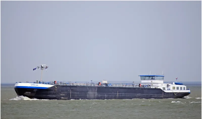 OMEGA Tanker IMO 9325271 photo 9