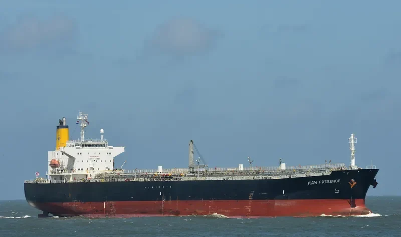 HIGH SD YIHE Tanker IMO 9325324 photo 3