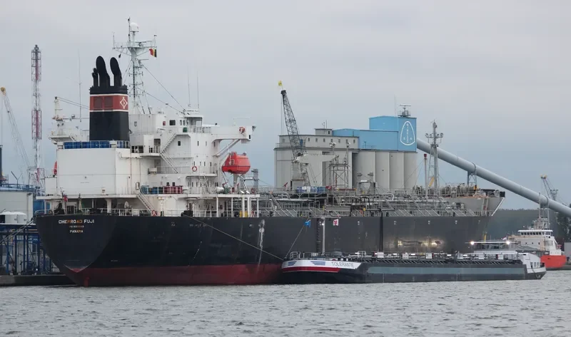 ULRIKEN Tanker IMO 9325843 photo 6