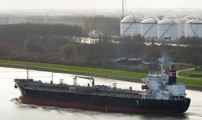 CHEMROAD LILY Tanker IMO 9325855 photo 2