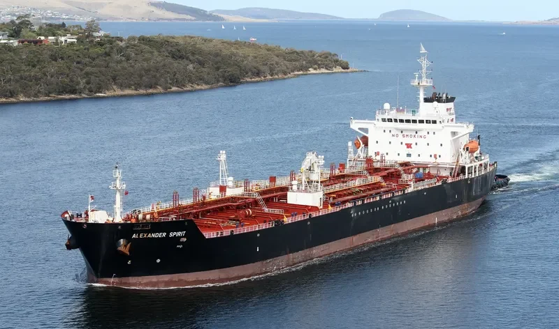 ARGOLIS Tanker IMO 9326524 photo 4