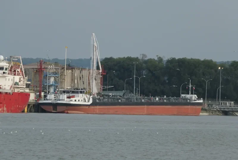 MISTRAL Tanker IMO 9326665 photo 9