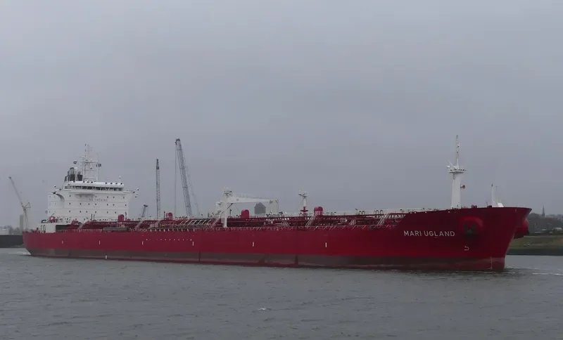 MARI UGLAND Tanker IMO 9326885 photo 2