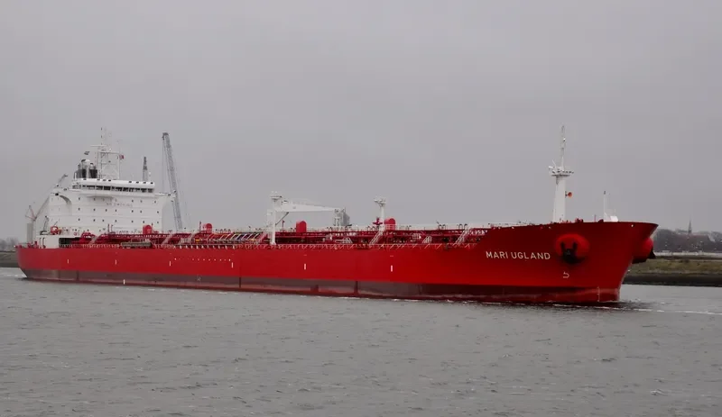MARI UGLAND Tanker IMO 9326885 photo 4