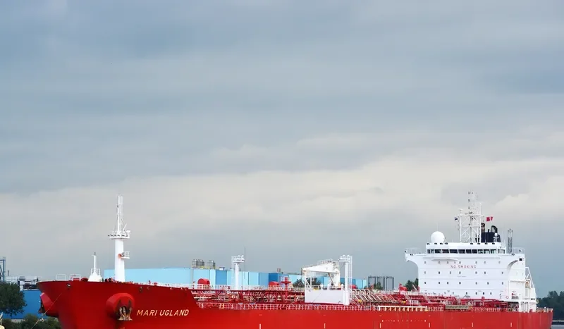 MARI UGLAND Tanker IMO 9326885 photo 10