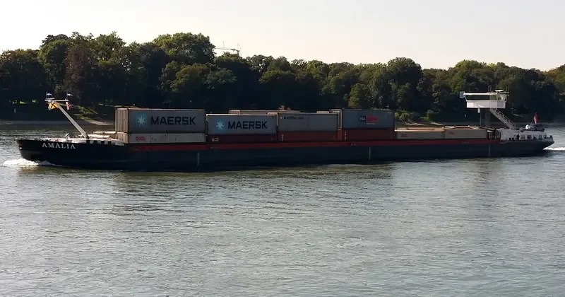 MALIA Tanker IMO 9328584 photo 8