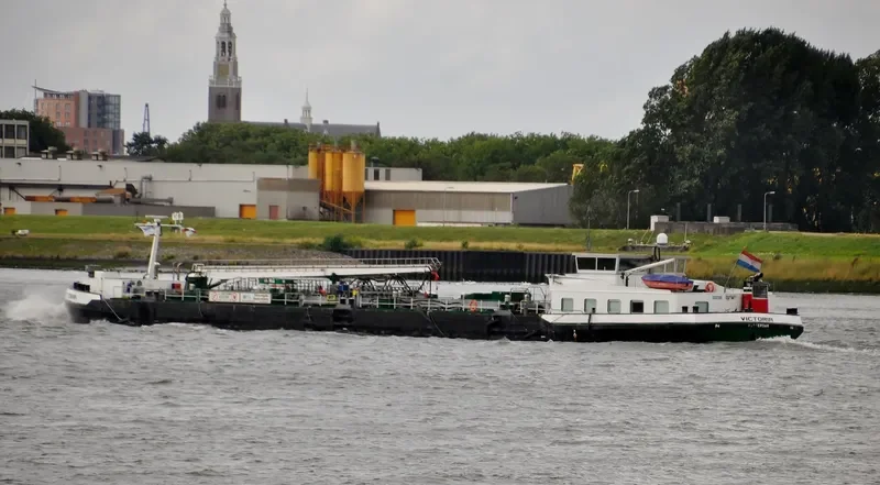 VICTORIA Tanker IMO 9328754 photo 8