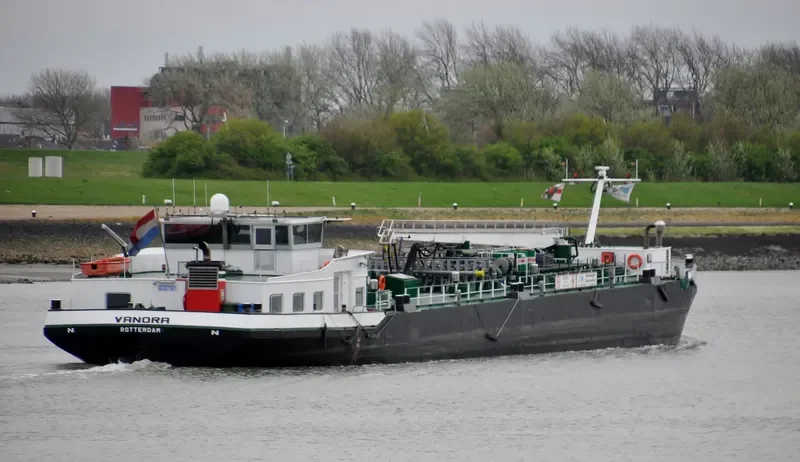 VANORA Tanker IMO 9328766 photo 5