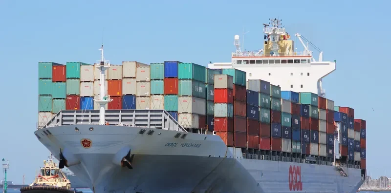 OOCL YOKOHAMA Container Ship IMO 9329538 photo 10