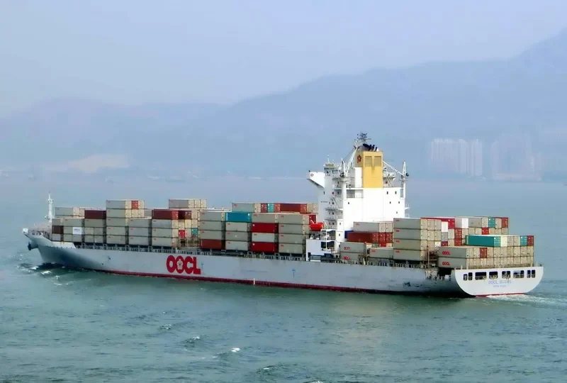 OOCL BUSAN Container Ship IMO 9329540 photo 6