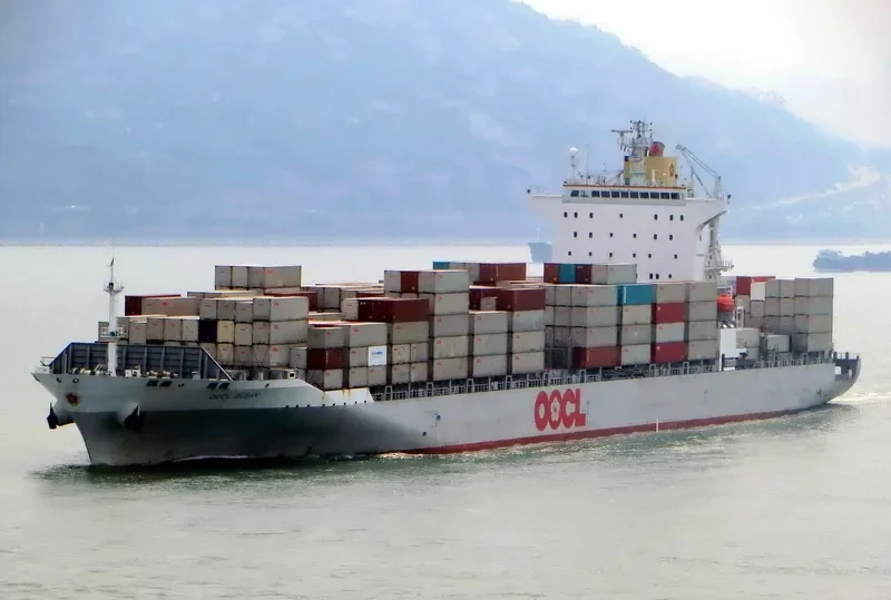 OOCL BUSAN Container Ship IMO 9329540 photo 9