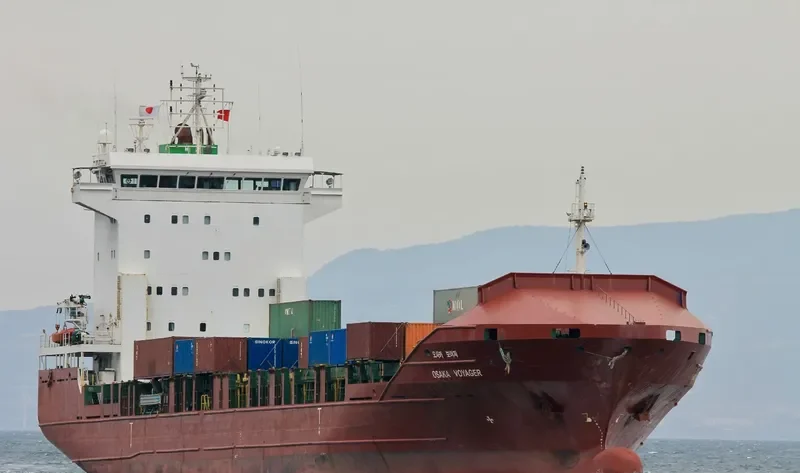 OSAKA VOYAGER Container Ship IMO 9329576 photo 2