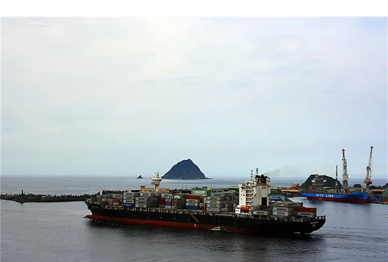 NORTHERN DEFENDER Container Ship IMO 9329643 photo 5