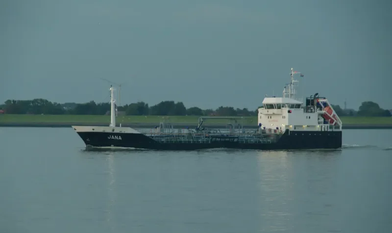 JANA Tanker IMO 9330185 photo 9