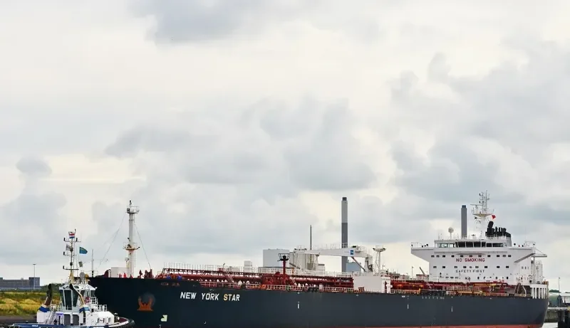 AMALIA Tanker IMO 9330355 photo 3
