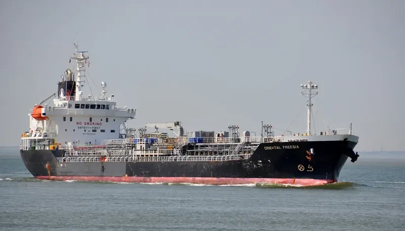ORIENTAL FREESIA Tanker IMO 9330410 photo 4