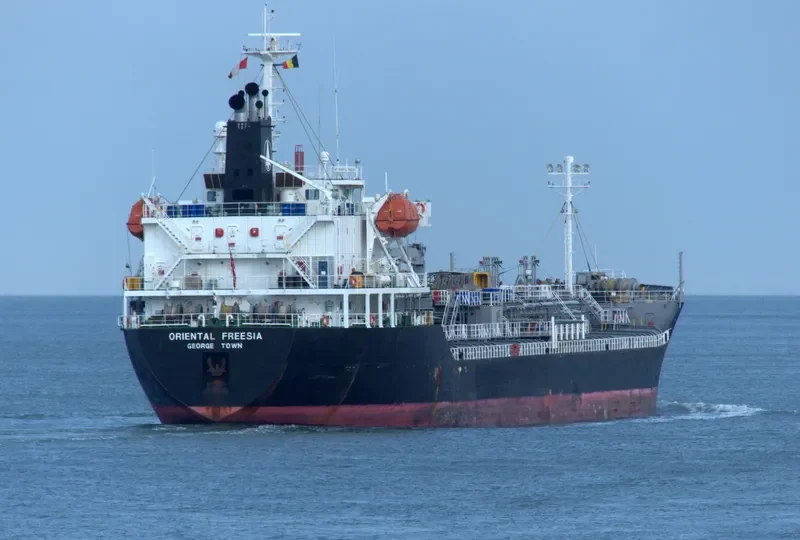 ORIENTAL FREESIA Tanker IMO 9330410 photo 7