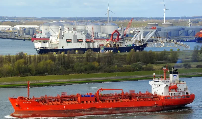 MH LANGOEY Tanker IMO 9330783 photo 9