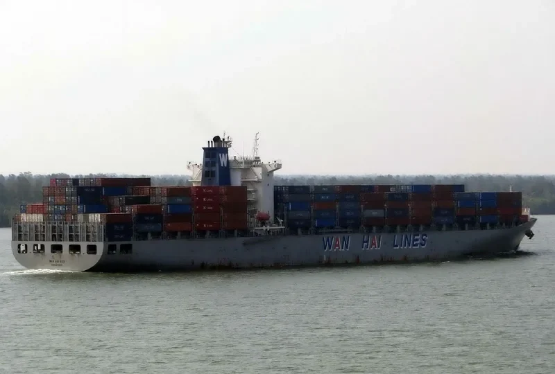IRENES WAVE Container Ship IMO 9331165 photo 7