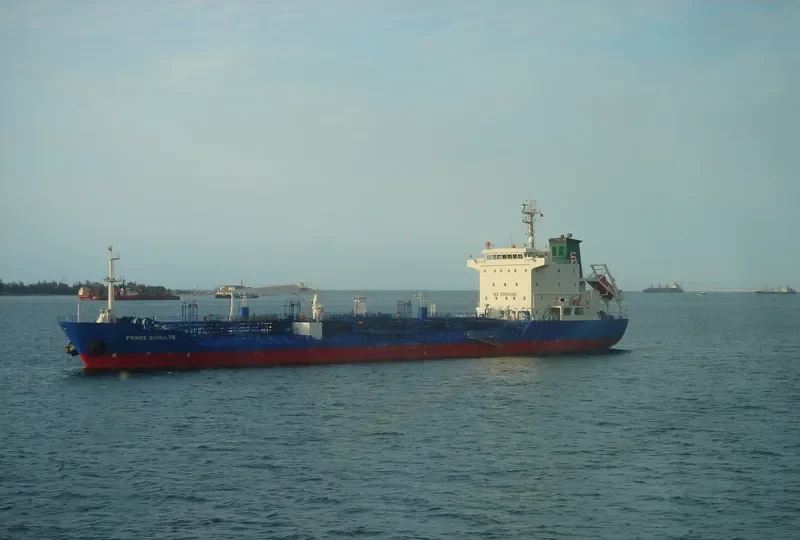 NEW STAR Tanker IMO 9332418 photo 6