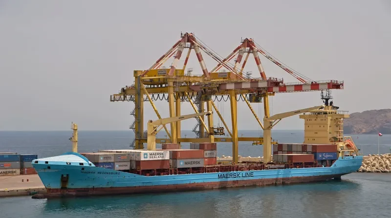 MAERSK REGENSBURG Container Ship IMO 9332676 photo 2