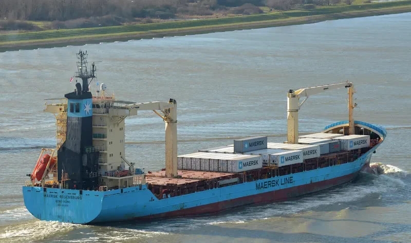 MAERSK REGENSBURG Container Ship IMO 9332676 photo 8