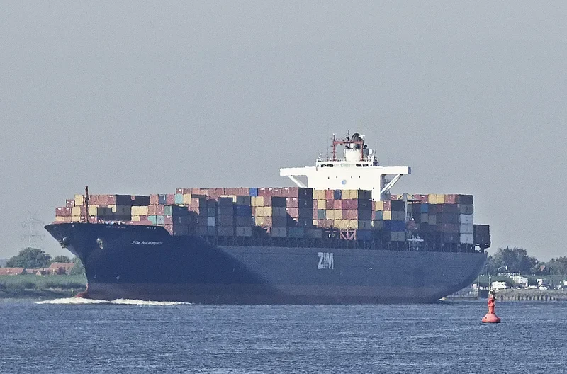 HAMBURG BAY Container Ship IMO 9332872 photo 4