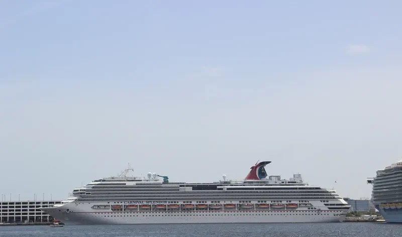 CARNIVAL SPLENDOR Passenger Ship IMO 9333163 photo 2