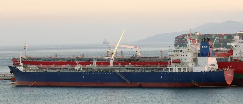 SCF AMUR Tanker IMO 9333436 photo 8
