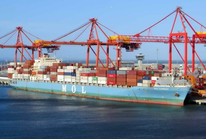 MOL EARNEST Container Ship IMO 9333840 photo 2