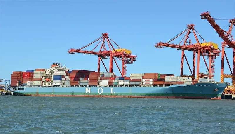 MOL EARNEST Container Ship IMO 9333840 photo 5