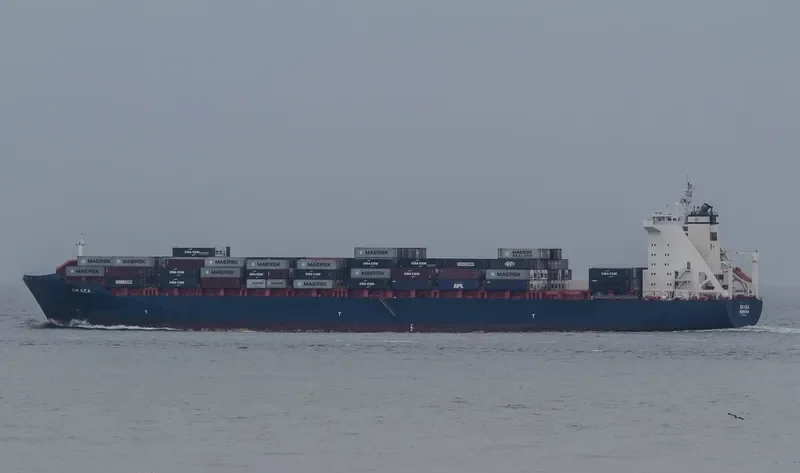 EM KEA Container Ship IMO 9334351 photo 3