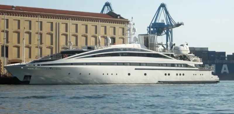 ELEGANT 007 Passenger Ship IMO 9334442 photo 2