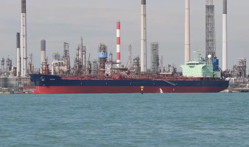 LAURENTIA DESGAGNES Tanker IMO 9334703 photo 10
