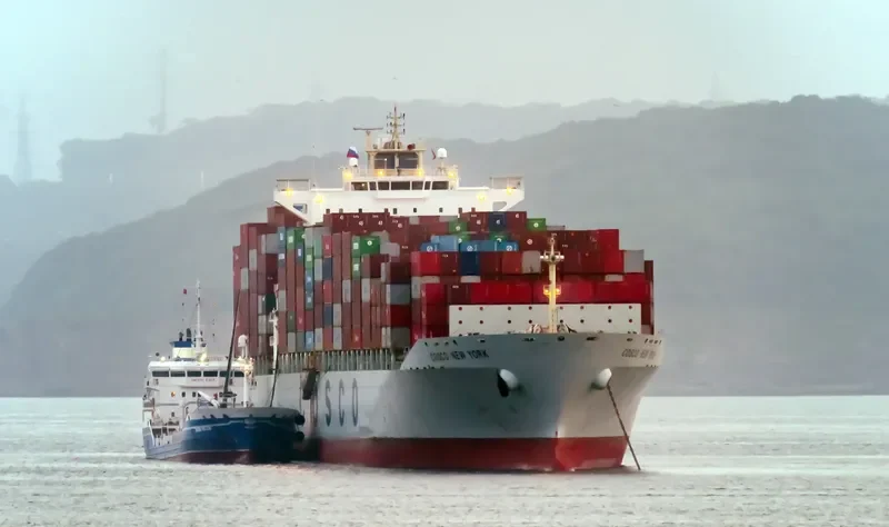 COSCO NEW YORK Container Ship IMO 9335185 photo 10