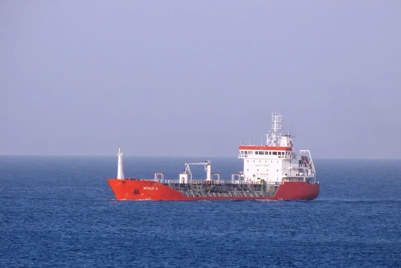 FAVOUR Tanker IMO 9335898 photo 7