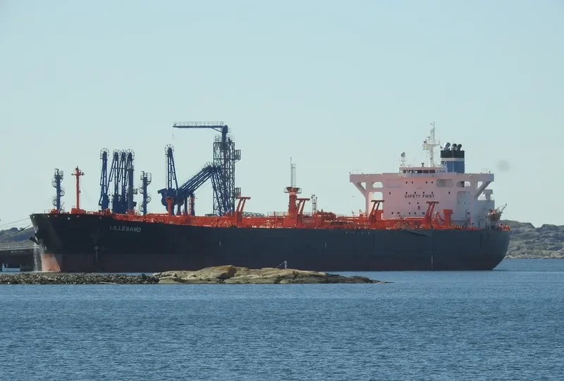 LILLESAND Tanker IMO 9336397 photo 7
