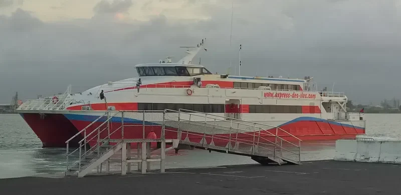 GOLD EXPRESS Passenger Ship IMO 9336531 photo 4