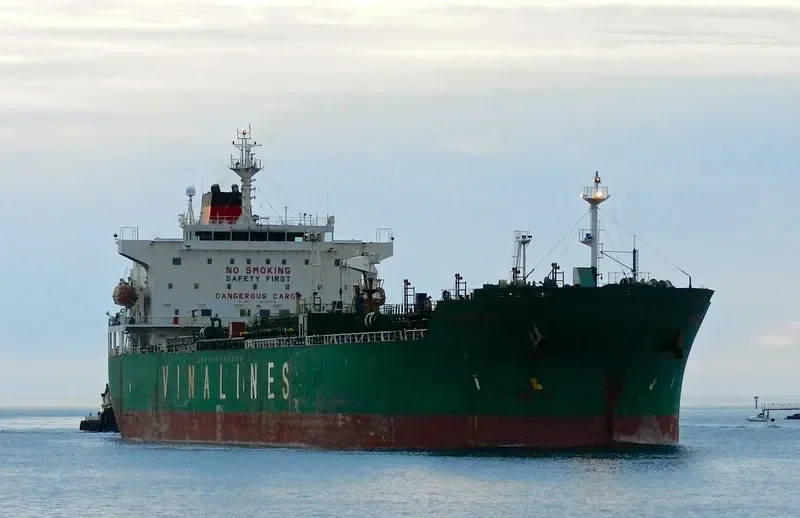 VINALINES GALAXY Tanker IMO 9337339 photo 3