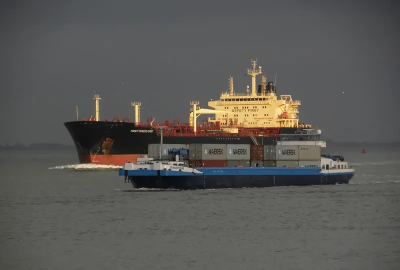 VS SPIRIT Tanker IMO 9339636 photo 2