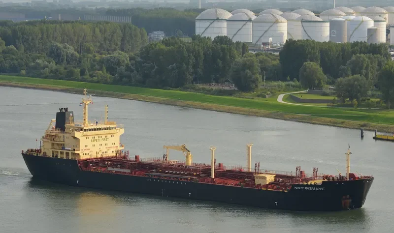 VS SPIRIT Tanker IMO 9339636 photo 5