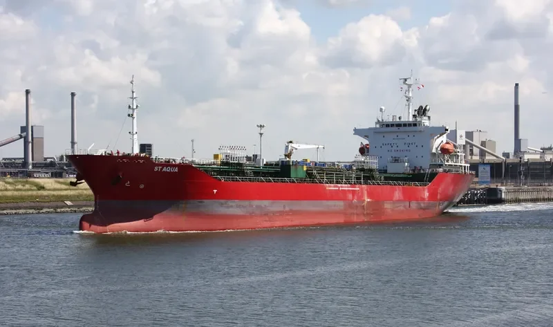 LOYAL Tanker IMO 9345881 photo 3