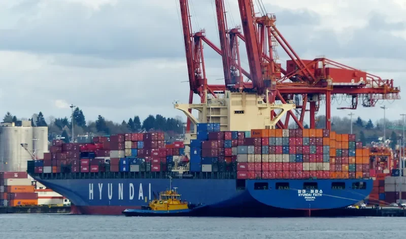 HYUNDAI FAITH Container Ship IMO 9347554 photo 10